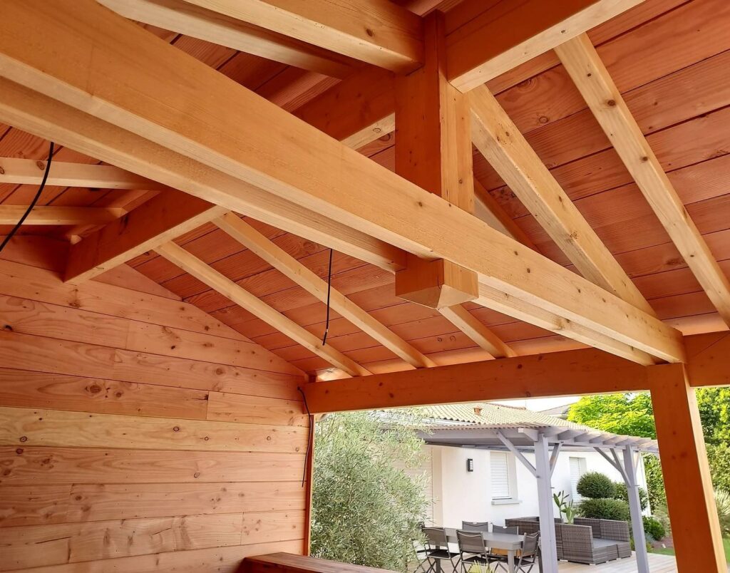 Charpentier à Vérac : couverture, terrasses, bardage